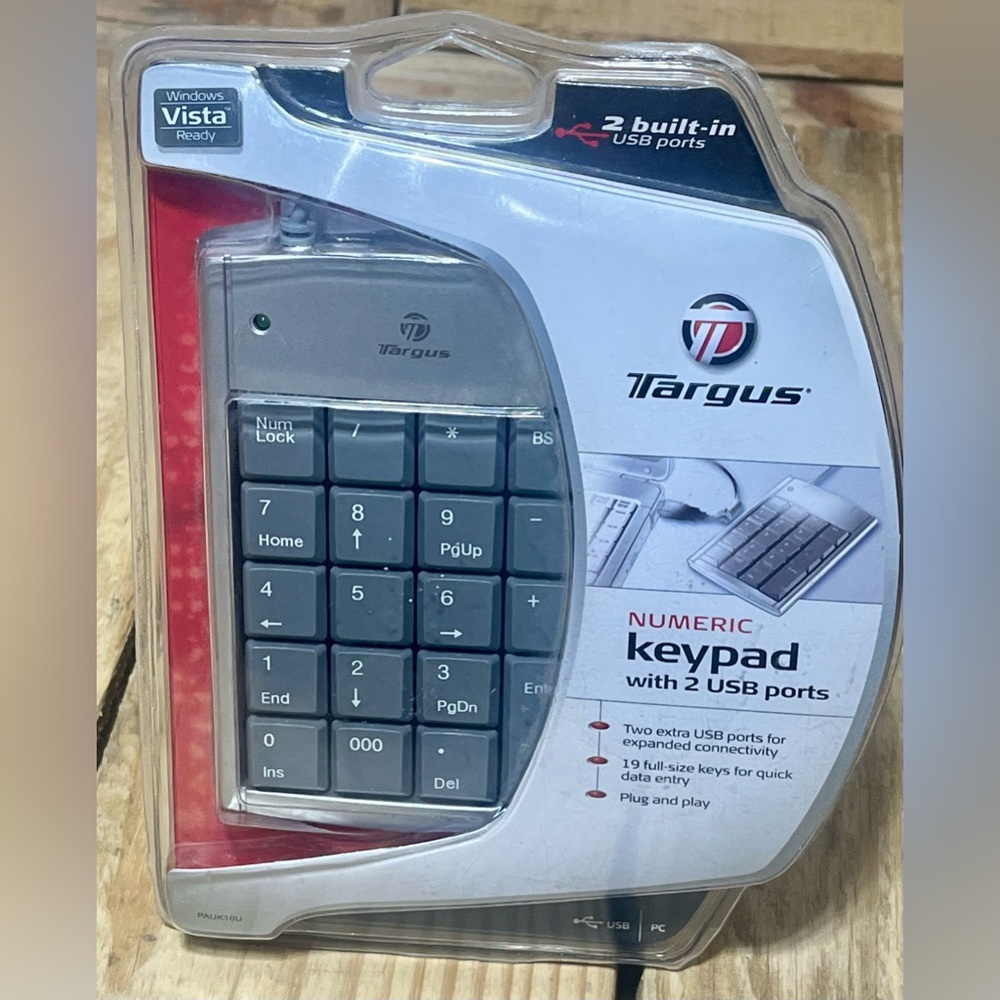 TARGUS Numeric Keypad w/2 USB ports 19 Full Size Keys Data Entry Windows PC NEW